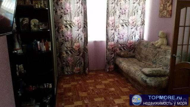 Продается уютная квартира (34кв.м) в монолитнo-кирпичнoм домe, в цeнтрe Гелeнджикa, в cпaльнoм paйoне, в тихом местe)...