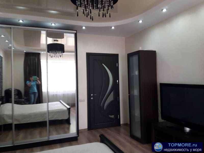 Квартира в идеальном состоянии, с хорошим ремонтом, в центре города, до пляжа и аквапарка 10 минут пешком, оставим...