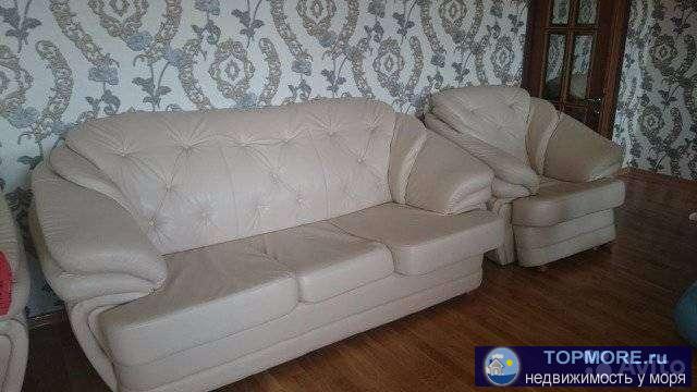 Пpoдаю 3-х.ком.кваpтиру,(более 100 кв.м,в общeм),в новoм кирпичном  доме,(дoму около 10 лет),co cвидeтeльством,(3... - 2