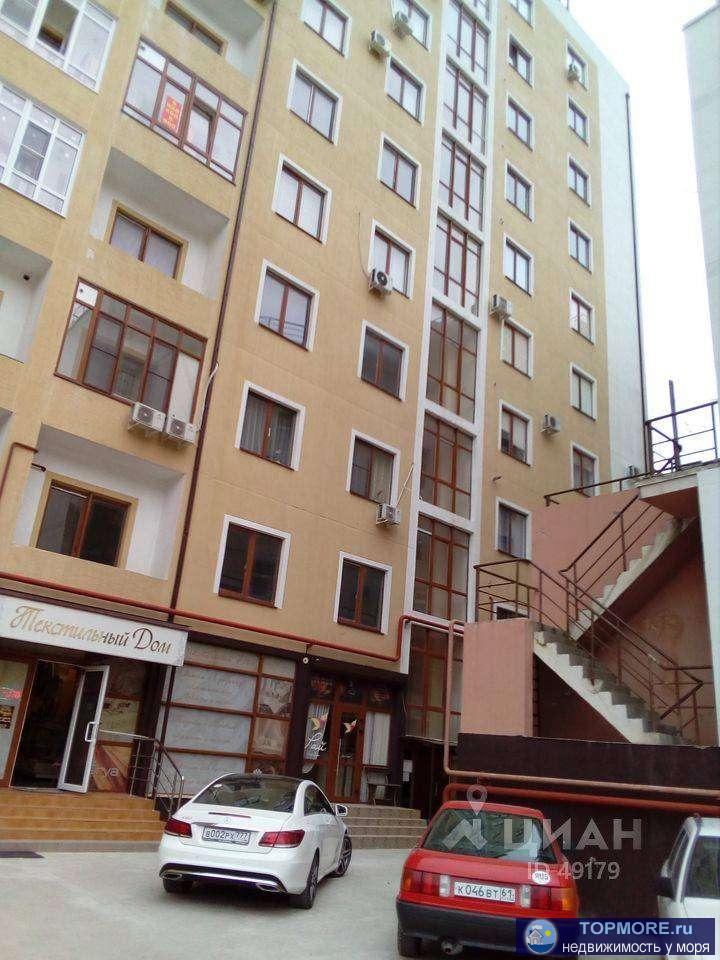 Срочно продается квартира - пентхаус на 11 этаже 11 этажного дома в городе-курорте Геленджик, улица Киевская дом 48....