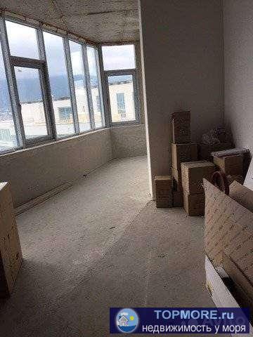 Первая линия. До пляжа 50 метров. Панорамное остекление, свободная планировка, два санузла. Самый верхний этаж.