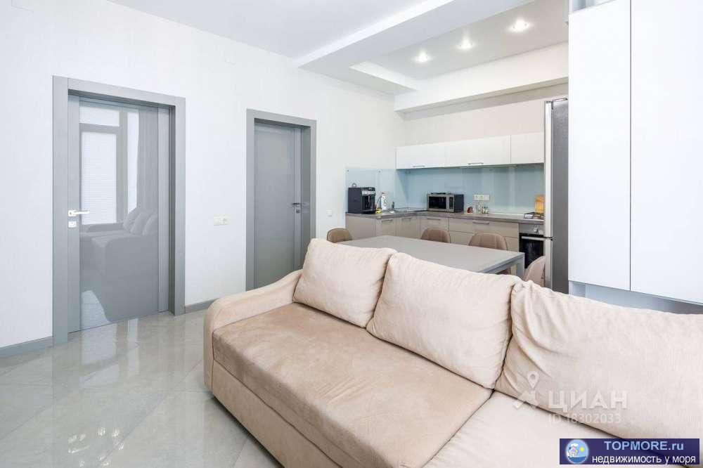 Квартира в центре, до моря 5 минут пешком, мебель и техника в подарок, дизайнерский ремонт, все документы готовы к... - 2