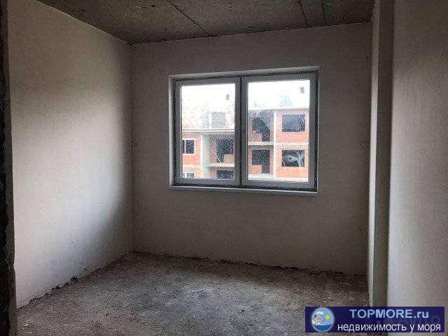 Однокомнатная квартира расположена на  5 этаже пятиэтажного дома с лифтом. лоджия находится в кухне. Боковой вид на... - 2