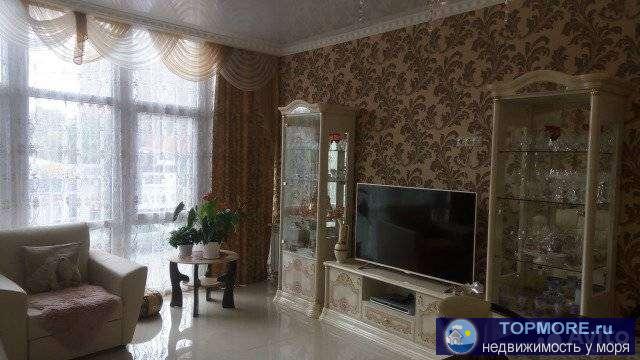 Продажа / Квартиры, Геленджик, Кирова улица, 5 600 000 р. СРОЧНАЯ ПРОДАЖА!!! Продается большая благоустроенная квартира, с встроенной мебелью и бытовой техникой. Продажа в...