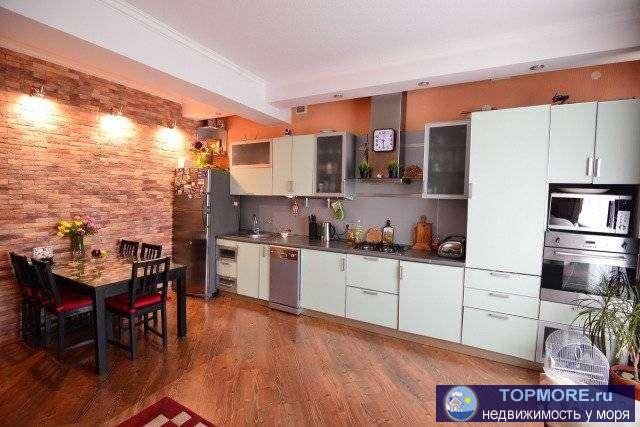 Квартира с ремонтом и мебелью, с балконом, спальни изолированные, парковка для машины оформлена документально... - 1