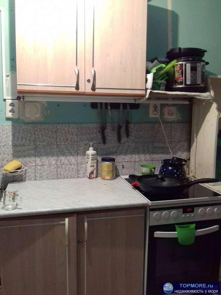 Продам комнату,район толстого мыса. В комнате выполнен ремонт, стоит пластиковое окно, заменена проводка, проведен...