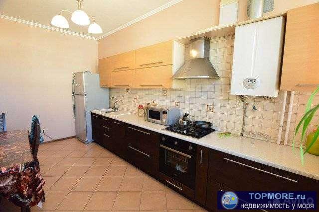 Продажа / Квартиры, Геленджик, Гоголя улица, 5 300 000 р. Просторная квартира с ремонтом, вид на море, мебель, автономное отопление, дом кирпичный. До моря 10 минут пешком. - 1