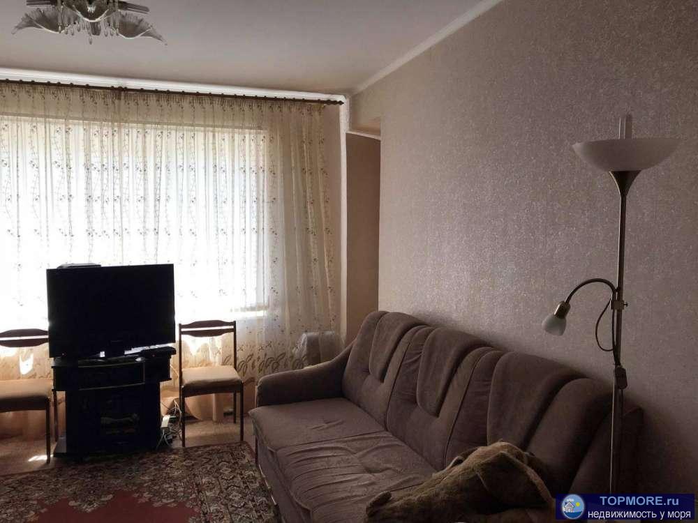 Продажа / Квартиры, Геленджик, Полевая улица, 3 800 000 р. Уютная квартира, остается большая часть мебели, 2 холодильника, 2 сплита, кухня, газовая печь. Лоджия застеклена,... - 1