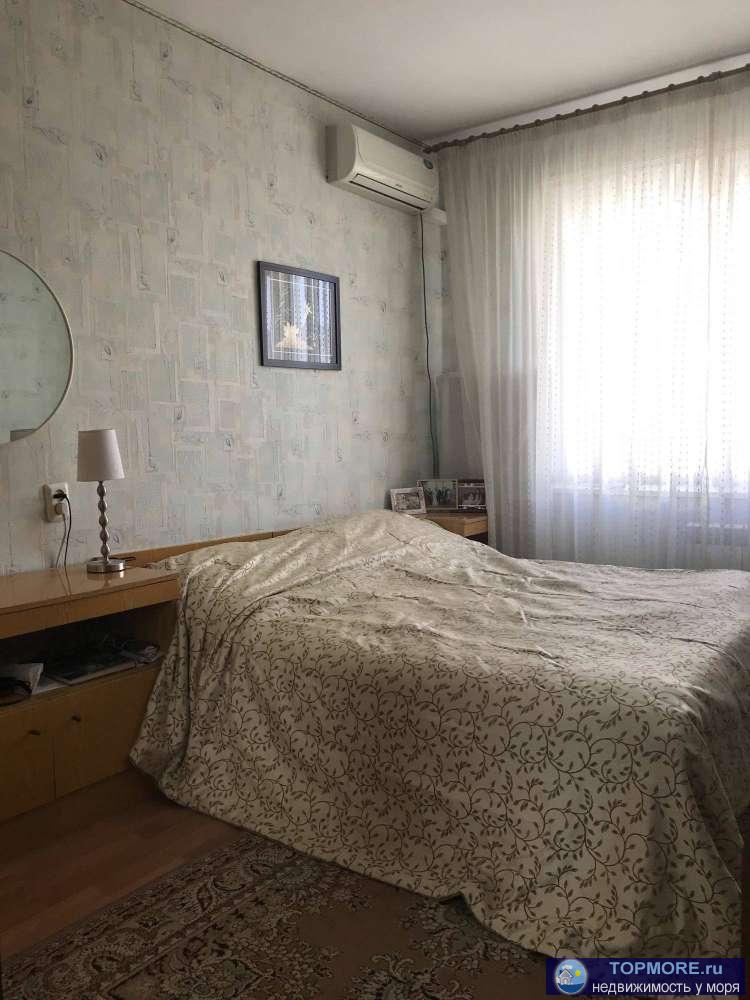 Продажа / Квартиры, Геленджик, Полевая улица, 3 800 000 р. Уютная квартира, остается большая часть мебели, 2 холодильника, 2 сплита, кухня, газовая печь. Лоджия застеклена,... - 2