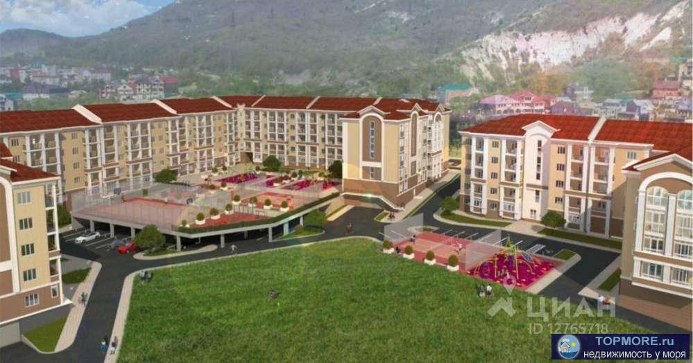 Дом построен. Центральный район города, школа, детские сады, магазины, детская поликлиника и море все в шаговой... - 2