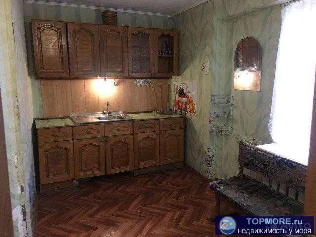 Продам 2 комнаты (18+10 кв.м). В одной комнате проведён водопровод и канализация. Центр города....