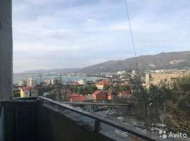 Продается трёхкомнатная квартира с видом на море (без ремонта) , 63...