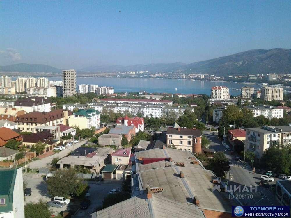 Продается 3х квартира, 100 кв.м в городе-курорте! С видом на море и горы! До моря 800 м, пешком 12-15 минут....