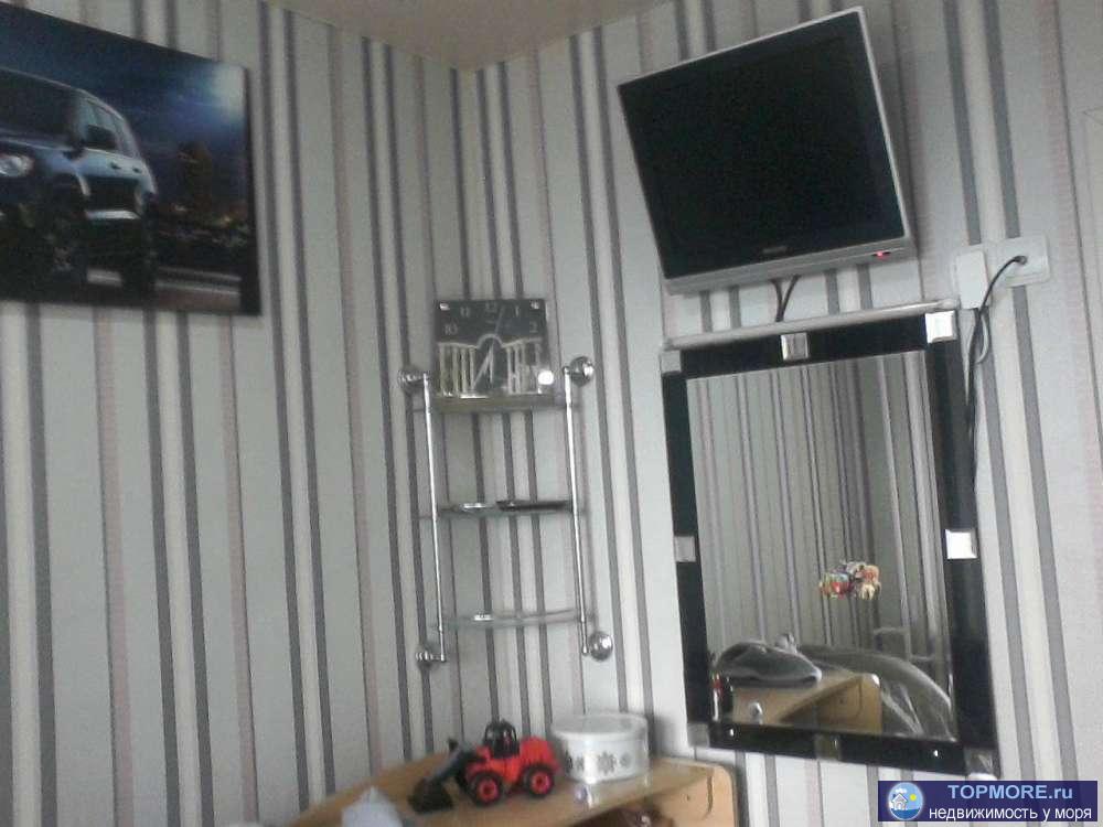 Продам уютную,очень тёплую однокомнатную квартиру,переделанную в двухкомнатную. Северный микрорайон. Общей площадью... - 2