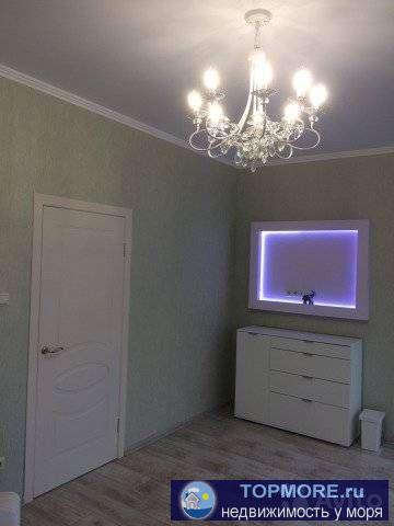 Продам новую 2х- комнатную квартиру в центре г. Геленджик в 100м от моря. Сделан качественный ремонт. С мебелью. - 1