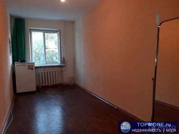 Продается 3-х комнатная квартира в самом центре города, в минуте ходьбы от центральной набережной и моря. Две комнаты... - 2