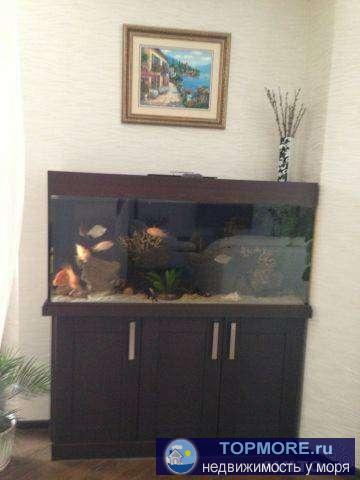 Дизайнерский ремонт!Отделочные материалы и мебель всё из Европы !Оставляем всё из мебели и бытовой техники .Есть два... - 2