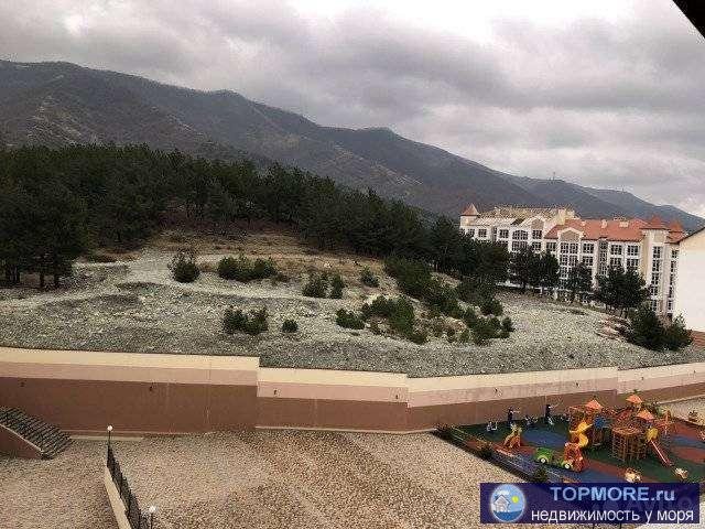 Шикарная, светлая квартира с видом на горы, полноценными окнами и огромными балконами! Сделана предчистовая отделка,...