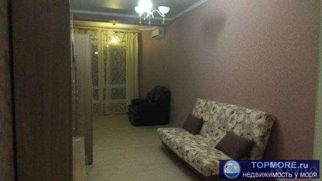 Продаю просторную квартиру, о/п 55м2, с ремонтом и  мебелью. Автономное отопление, до моря 300 метров.Заходи и живи!!! - 1