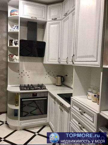 Прекрасная квартира, с прямым видом на море и Геленджикскую бухту. В квартире выполнен качественный ремонт,... - 1