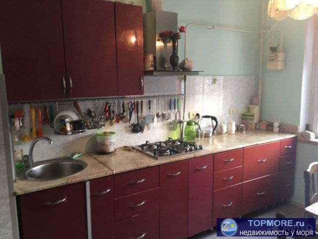 Продам 3-х кв. в жилом хорошем состоянии, Район 6-й школы  Окна на  юго-восток, Дом внутри квартала между улицами...