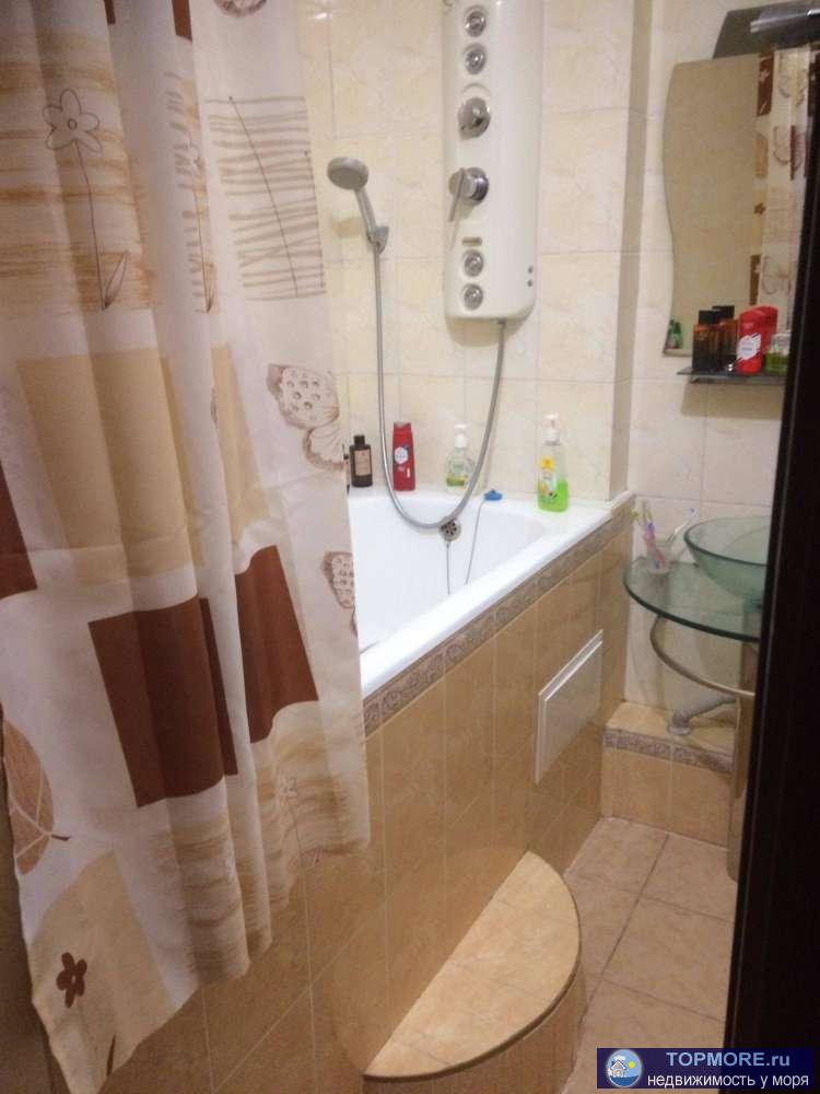 Большая просторная квартира интересной планировки, занимает по всему периметру дома, вид и на горы (Дивноморская... - 1