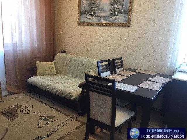 Продам видовую 1 ком квартиру 47.5м2,  на 5 эт , 5 эт дома, дом кирпичный, с балконом, 1 подьезд, с одной стороны вид...