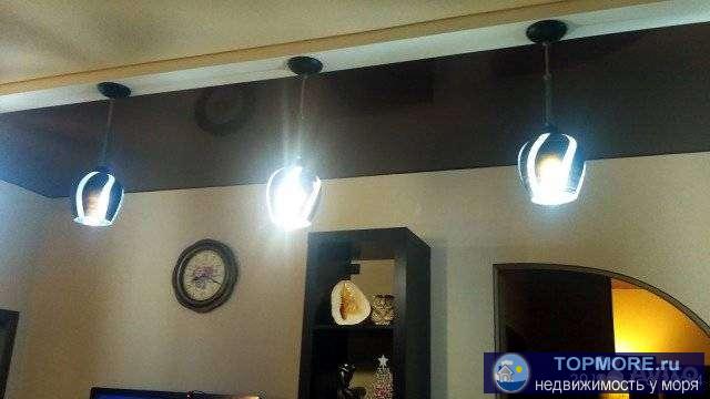 Продаю двухкомнатную квартиру с видом на море. В квартире качественный ремонт,остаётся мебель и встроенная техника. В... - 2