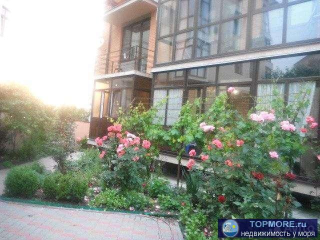 Продам уютную квартиру с качественным ремонтом  в малоквартирном доме, расположенном в секторе коттеджной застройки....