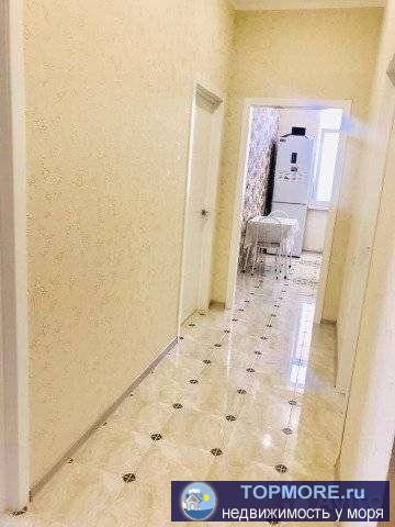 Собственник. Продам квартиру в тихом районе Геленджика. Светлая, теплая. Два балкона, просторная кухня. Выполнен... - 1