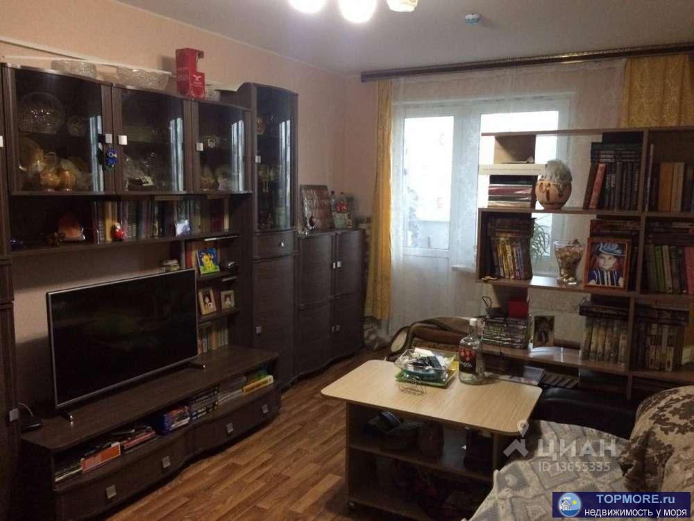 Однокомнатная квартира на первом этаже. Лоджия застеклена. Этаж высокий. Квартира в благоустроенном районе с развитой...