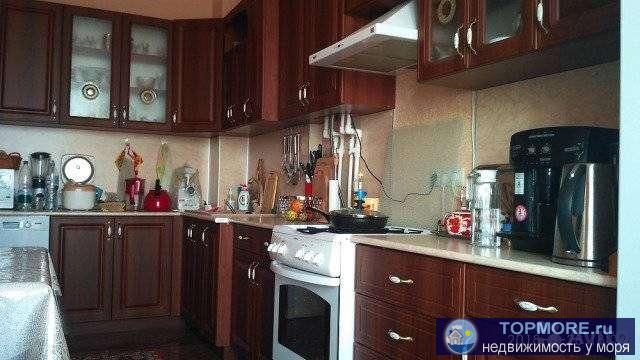 Продаю двухкомнатную квартиру 69.9 кв.м с шикарным видом на всю бухту. Квартира с ремонтом и мебелью. Дом с лифтом,... - 1