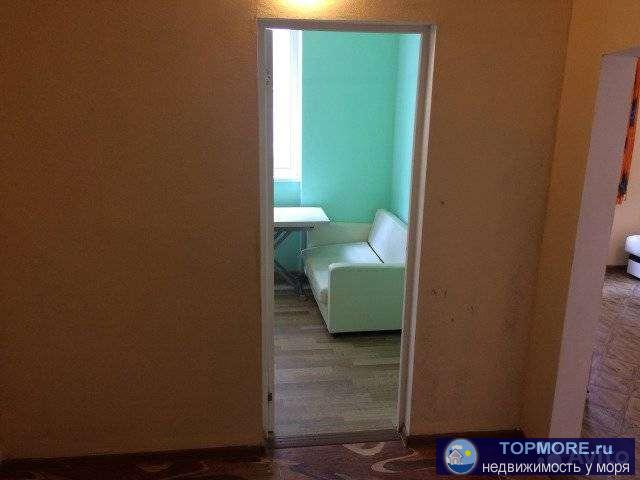 Срочно продаётся 1 комнатная квартира общ.пл. 43 кв.м. на первом этаже.  В квартире автономное отопление, большой... - 1