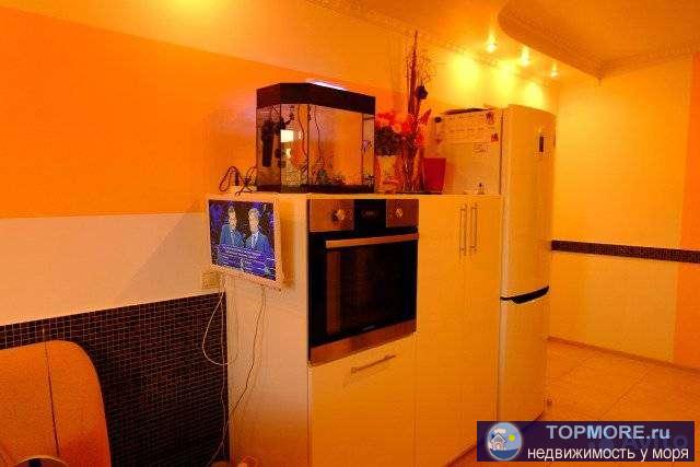 Продажа / Квартиры, Геленджик, Горького улица, 6 900 000 р. Срочно!!! Дом из красного кирпича! Сейсмоустойчивый. Квартира в центре. Хорошая и очень уютная квартира.Единственное... - 1