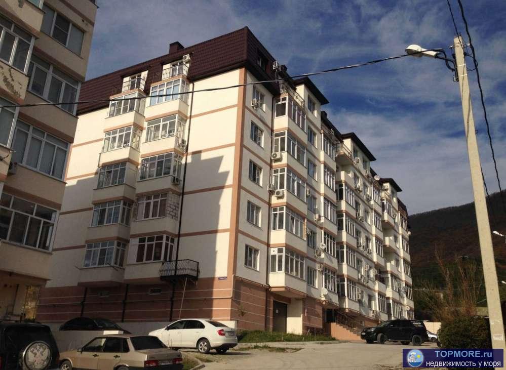 ЖК На ул. Савицкого, 11 Геленджик - это 6-этажный жилой дом бизнес-класса. В жилом комплексе размещено 77 квартир...