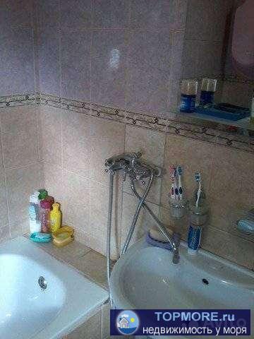 Продам дом два  этажа. На первом этаже кухня столовая, кладовка, санузел.  На втором этаже три комнаты, есть комната... - 1