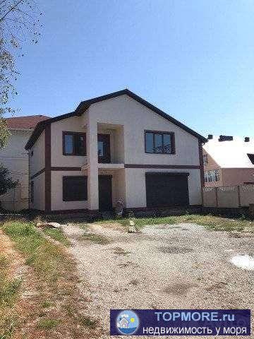 Продаётся новый жилой дом площадью 293,9 кв. м. С удалённостью 800 метров от моря.  В доме 3 этажа, один из них...