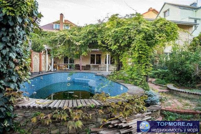 год постройки - 2014. Дом: Проект дома - индивидуальный, Материал стен - кирпич, Кровля - мягкая черепица, Отопление...