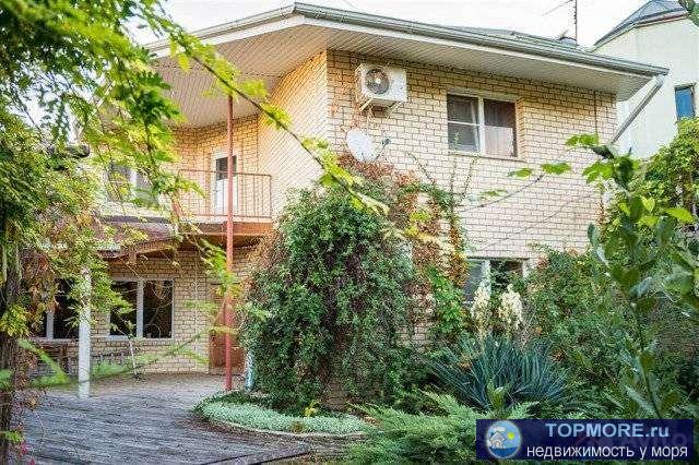 год постройки - 2014. Дом: Проект дома - индивидуальный, Материал стен - кирпич, Кровля - мягкая черепица, Отопление... - 2