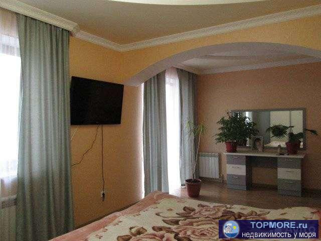 Продаётся 3-х этажный дом в СНТ ''Ветеран''. Общ. пл. 241м2., на участке 6,6соток. Первый этаж-тёплый пол, кухня со... - 2