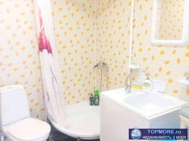 продается добротный дом в центре города, Геленджика на ул Тельмана, 2 этажа с мансардой. 1 этаж кухня, с/у,... - 2