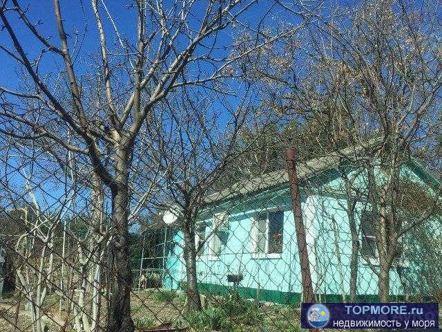 Продажа / Дома и коттеджи, Геленджик, Малиновая улица, 6 000 000 р. Продается дом с земельным участком в тихом районе города-курорта Геленджик. Расстояние до моря менее 800 метров. В...