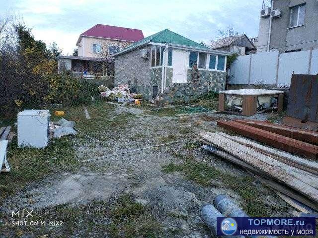 Продам домовладение, дом не большой одноэтажный, участок 4,5 сотки, дом находится в городе Геленджике, я собственник,...