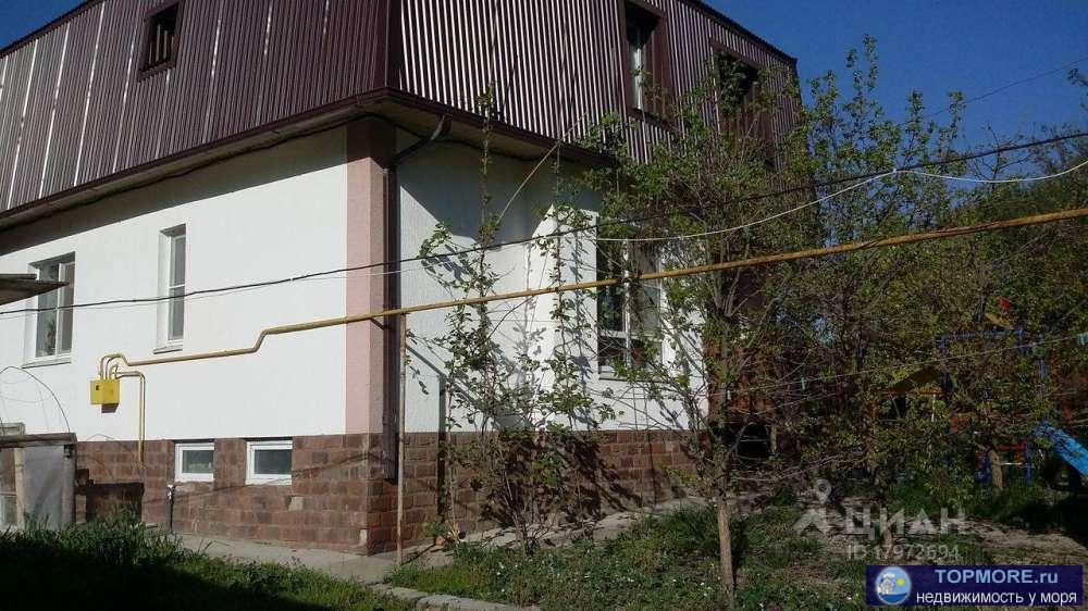 Продаю двухэтажный жилой дом 2012 года постройки на участке 8 соток (фактически 10). Один собственник. Коммуникации:... - 2