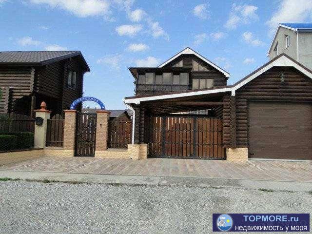 Дом из карельской сосны, первый этаж газоблоки, на территории гостевой домик из бревна, гараж с навесом, беседка,...