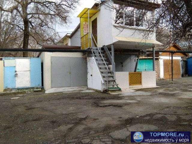 Продам 2-х этажный жилой гараж. Все удобства, оба этажа жилые. Рядом остановка транспорта, гипермаркет ,,МАГНИТ,, до...