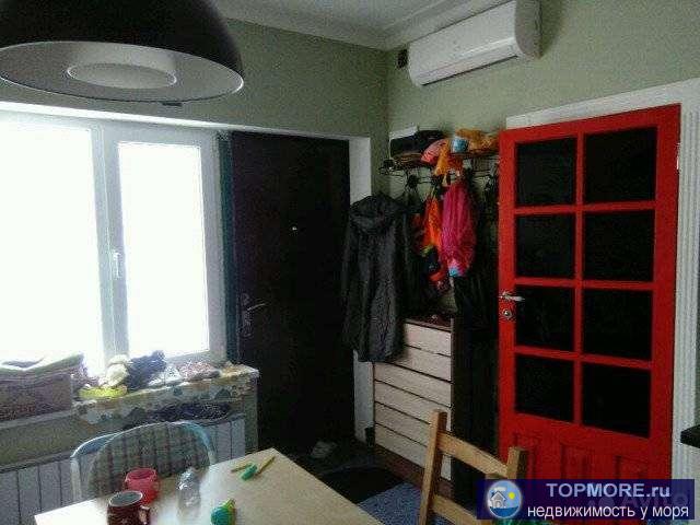 Продам трех-комнатную квартиру на земле с индивидуальным газовым отоплением и ремонтом. Есть место для парковки двух...