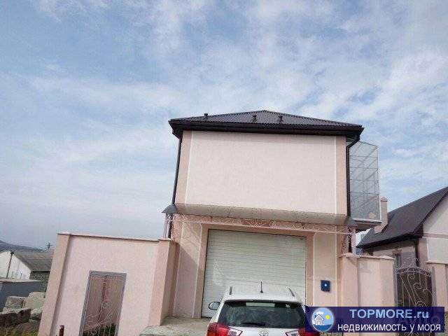 Продаётся усадьба из 2х домовладений;  1й дом -1йэтаж- под цех или большой гараж, высота до потолка 4м, цех...