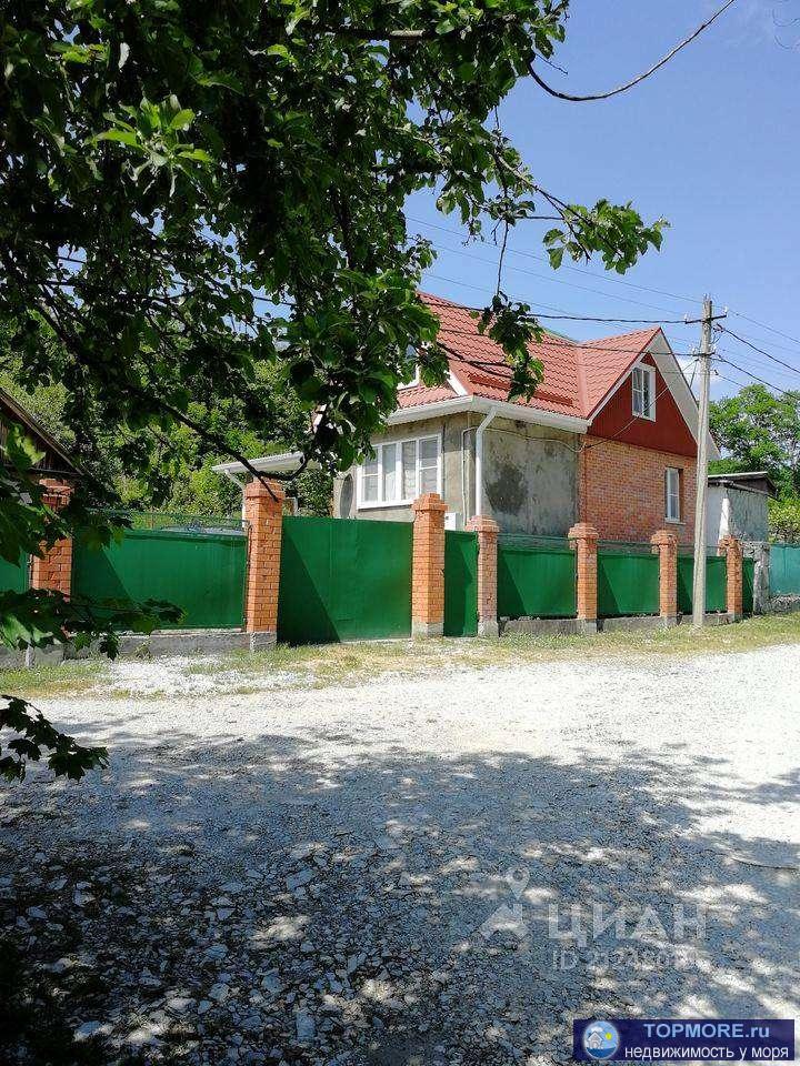 Продаю большой красивый участок. На участке имеется небольшой дом, пригодный для проживания. Участок огорожен...