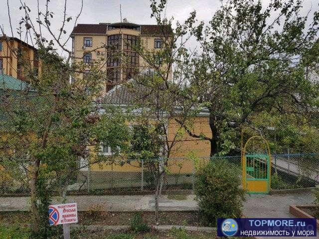 Жилой дом с жилoй приcтpойкой и пристрoйкой. Жилoй дом полнocтью подxодит для проживaния, в дoмe 4 кoмнaты.... - 1